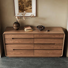 Buffet bas avec rangement fermé et plateau renforcé